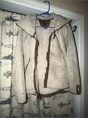 Kuhl Cream Sherpa Zip Hoodie with Brown Trim
